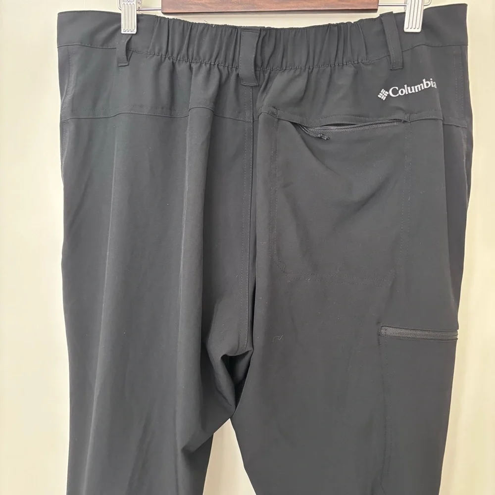 Columbia Men's Black Performance lightweight hiking pants 36x46
